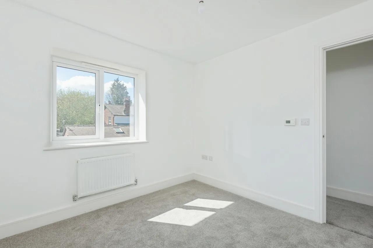 Halis Court, Hale Village, L24, photo 12