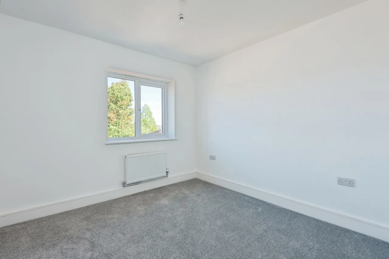 Halis Court, Hale Village, L24, photo 10
