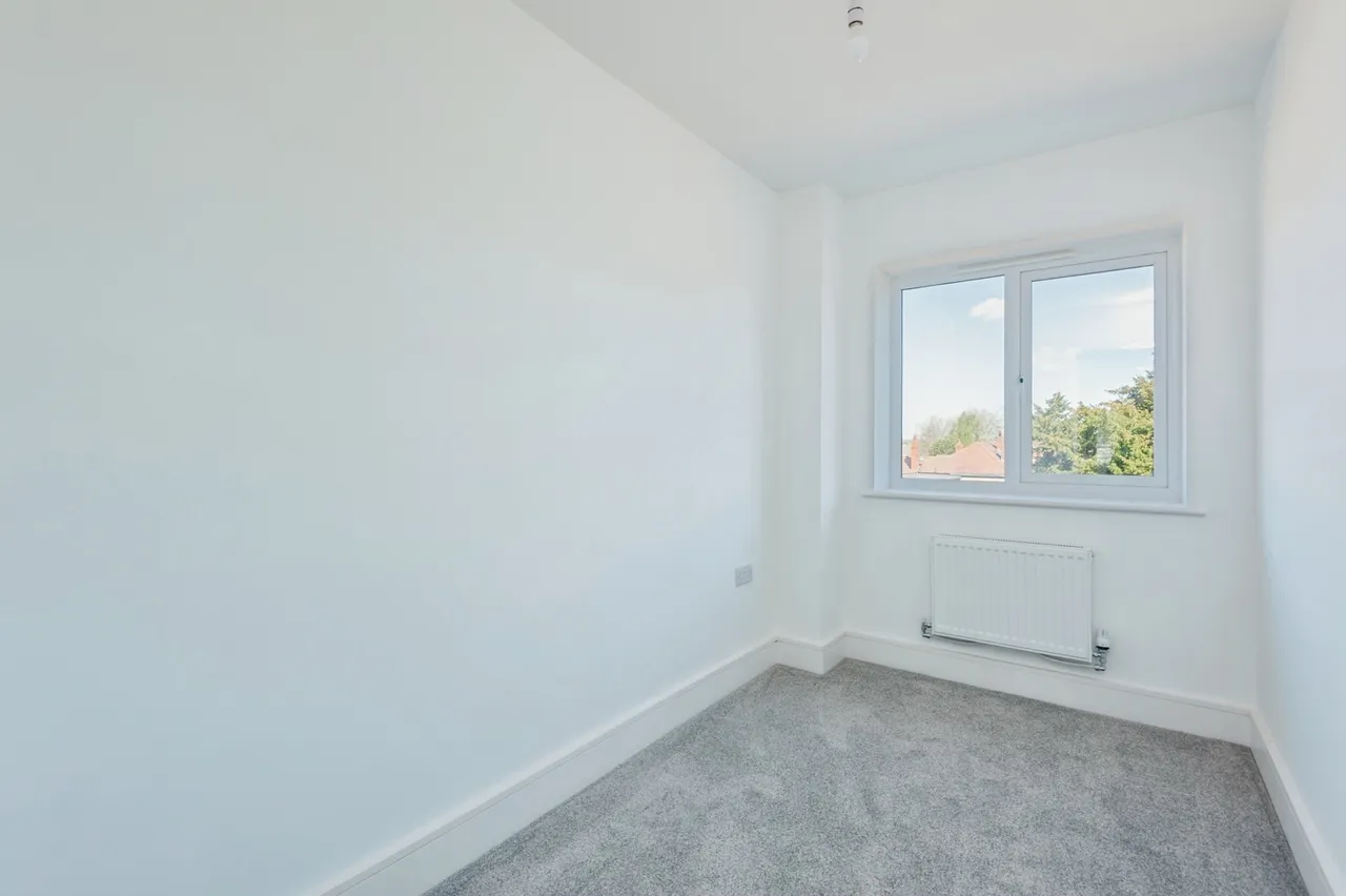 Halis Court, Hale Village, L24, photo 8