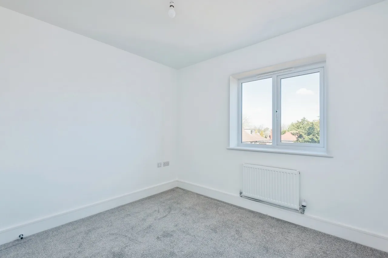 Halis Court, Hale Village, L24, photo 11