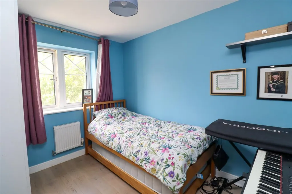 Grenham Court, Church Crookham, photo 10