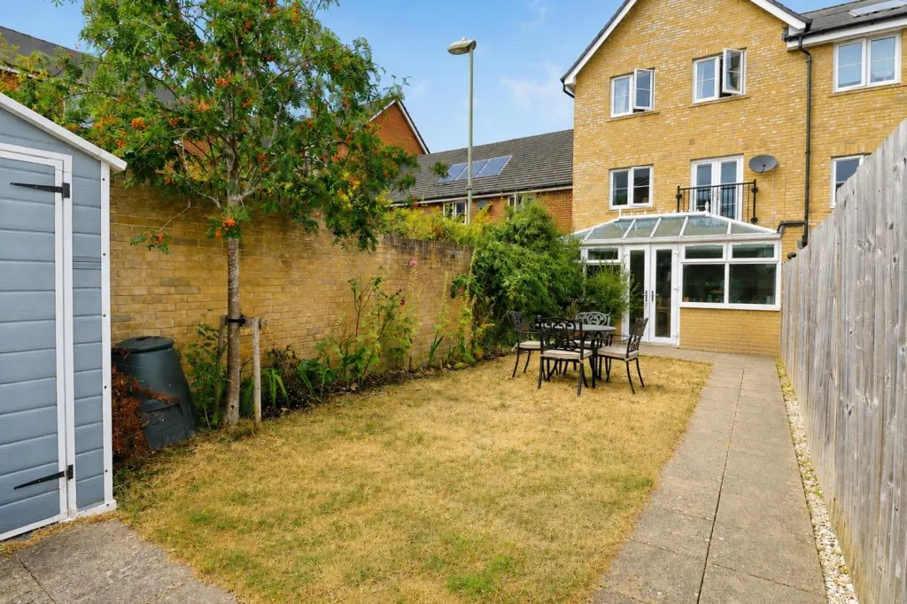 Grenham Court, Church Crookham, photo 17