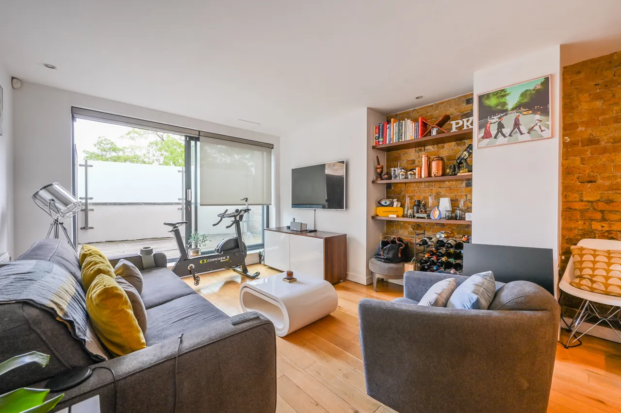 3 Eastone Apartments, 10 Lolesworth Close, London, photo 8