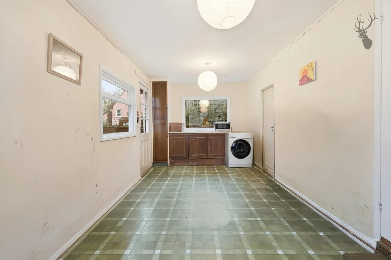 Lambourne Road, Chigwell, IG7, photo 12