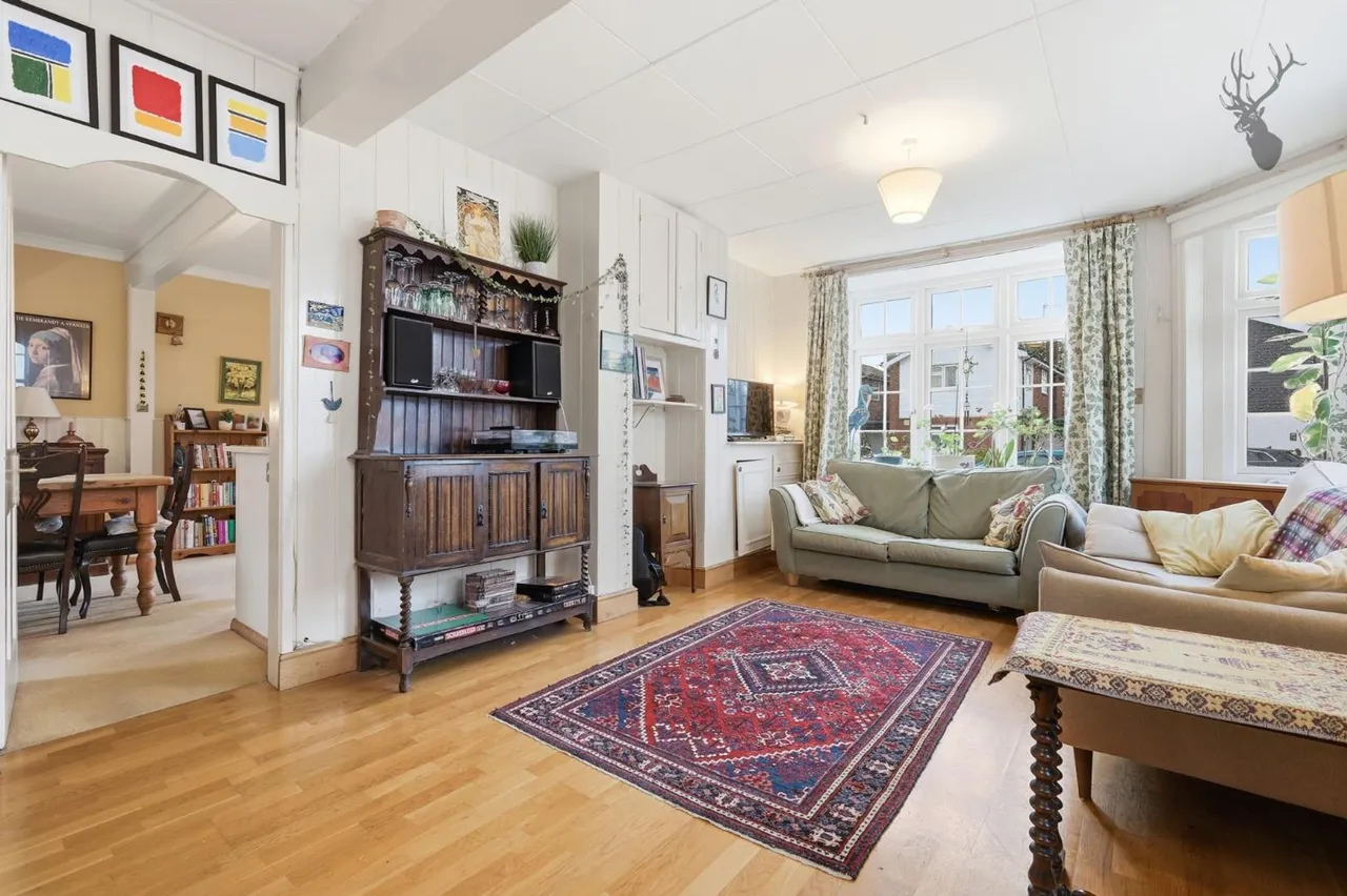 Lambourne Road, Chigwell, IG7, photo 5