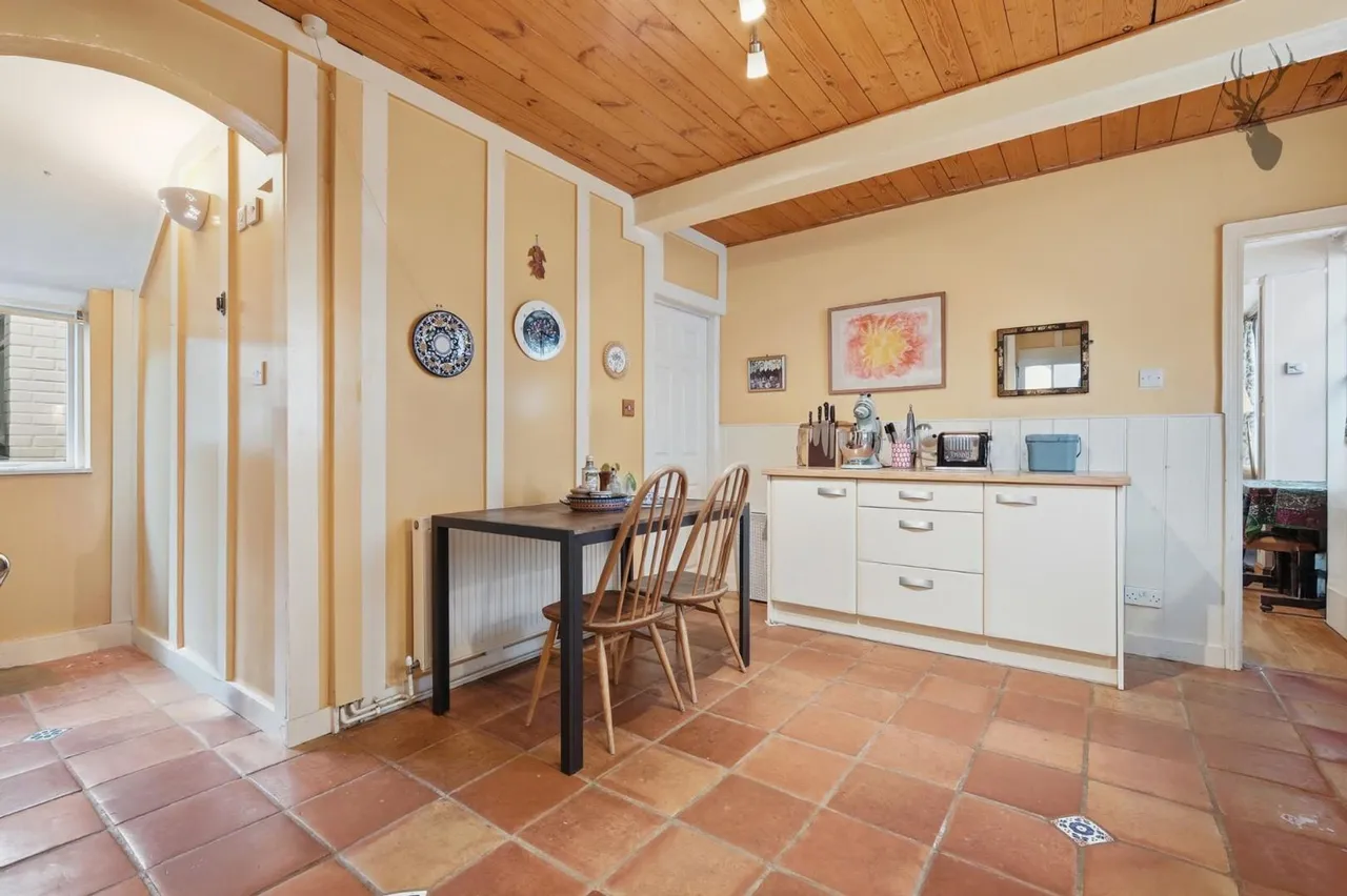 Lambourne Road, Chigwell, IG7, photo 9