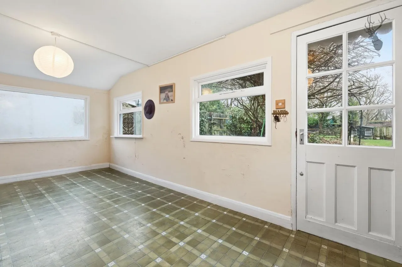 Lambourne Road, Chigwell, IG7, photo 11