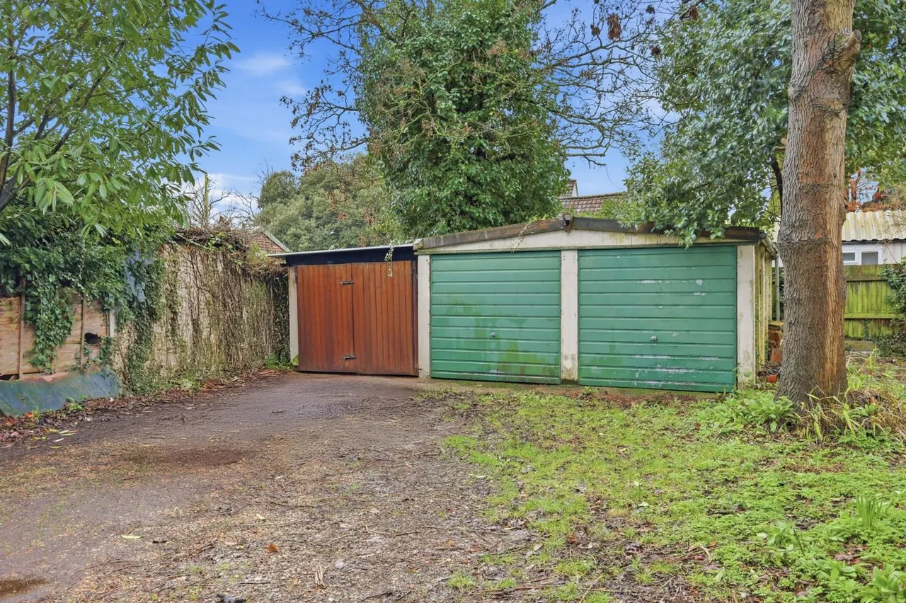 Lambourne Road, Chigwell, IG7, photo 26