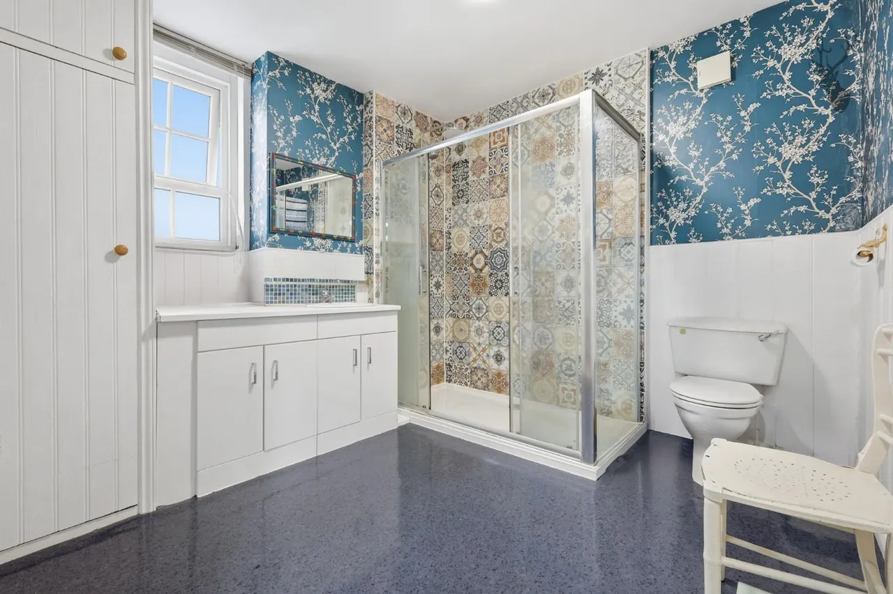 Lambourne Road, Chigwell, IG7, photo 19