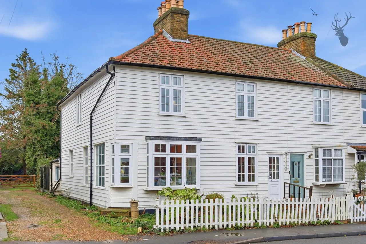 3 bed house for sale, Lambourne Road, Chigwell, IG7
