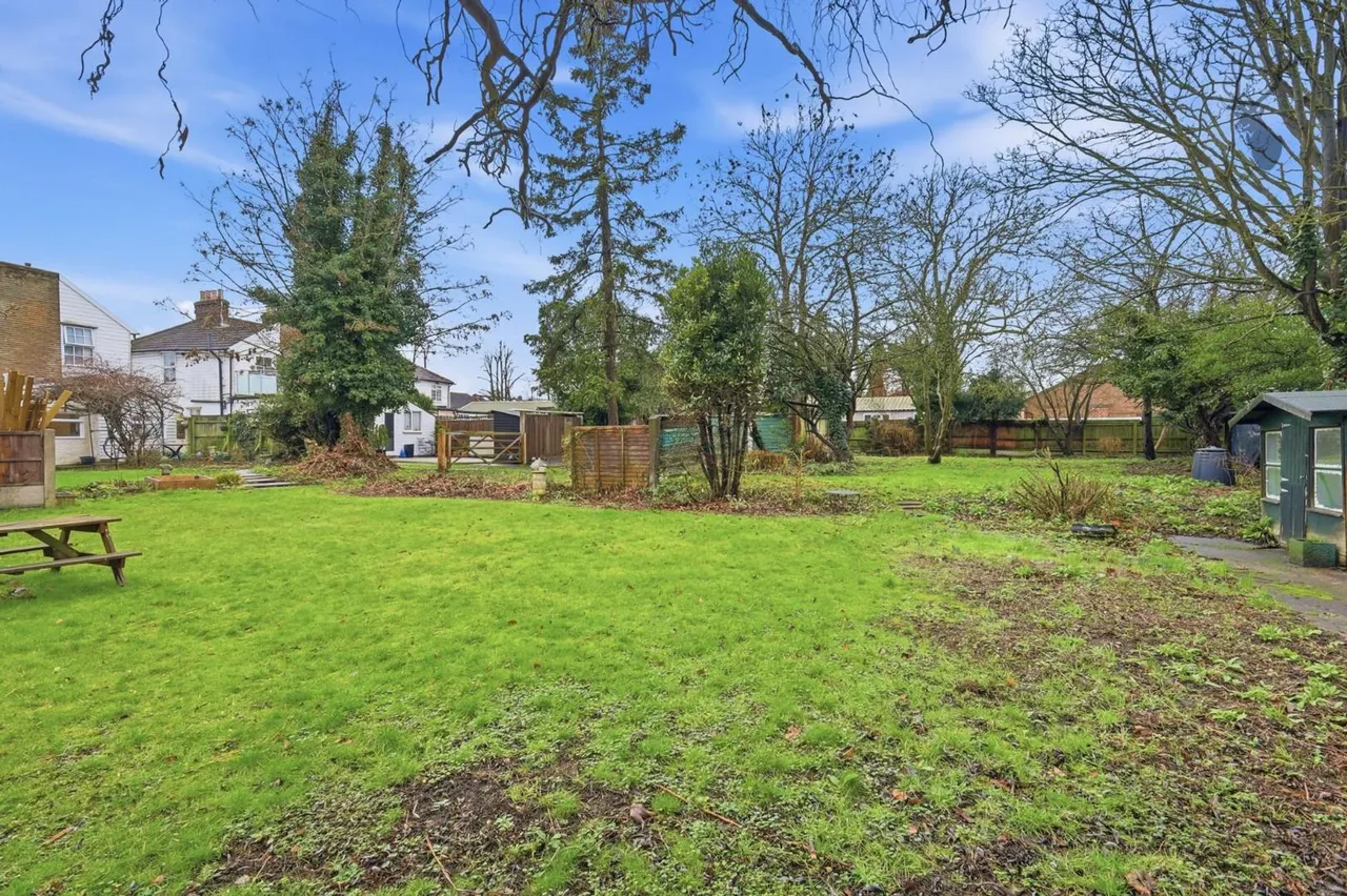 Lambourne Road, Chigwell, IG7, photo 23