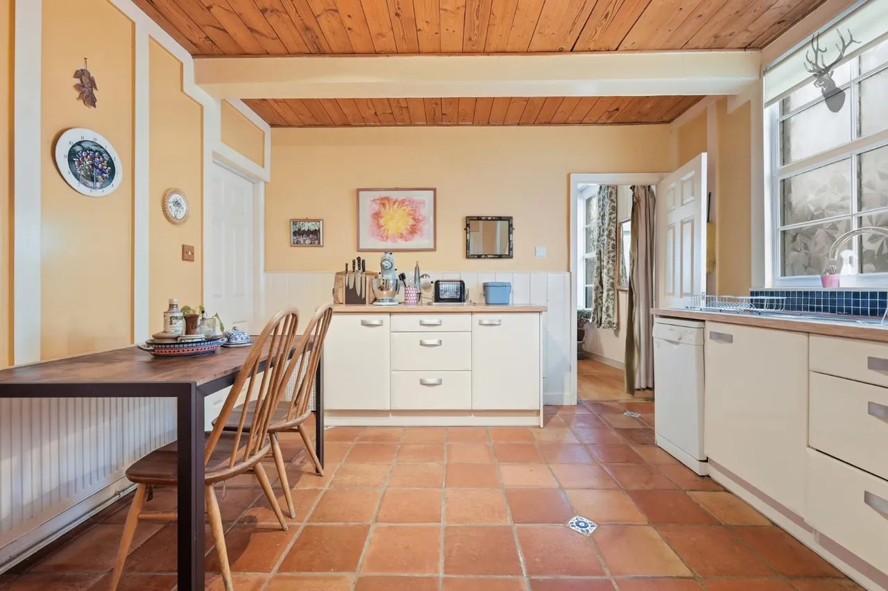 Lambourne Road, Chigwell, IG7, photo 10