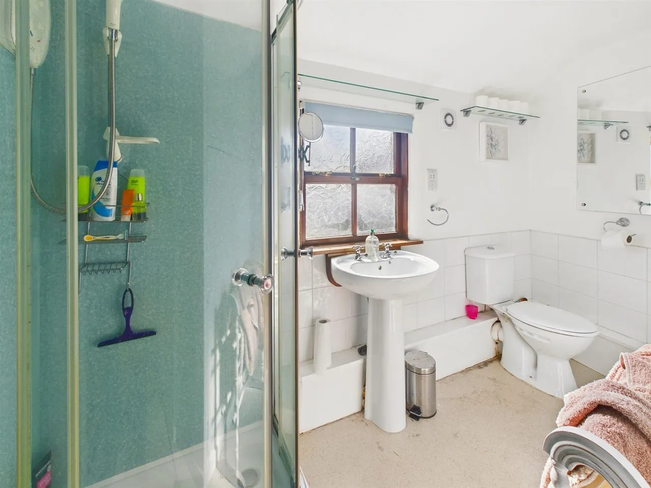 Leek Road, Longnor, photo 6
