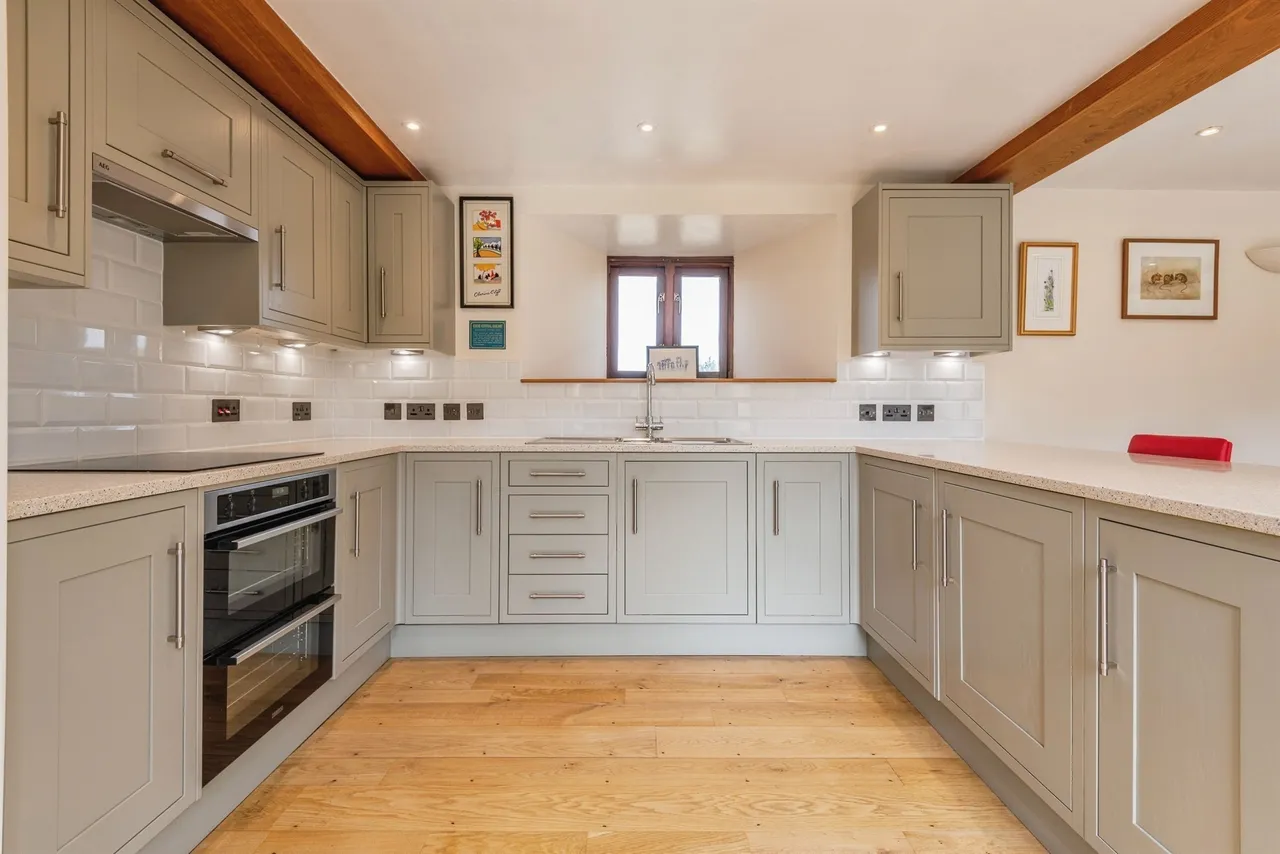 Huish Barns, Washford, TA23, photo 3