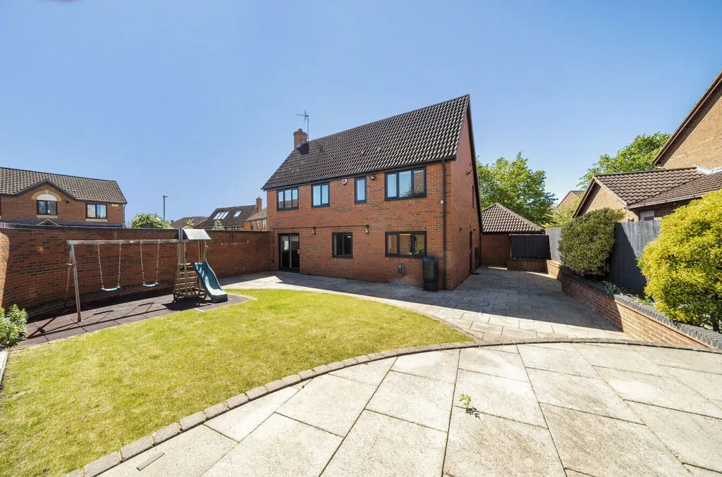 Braford Gardens, Shenley Brook End, Milton Keynes, Buckinghamshire, MK5 7HY, photo 4