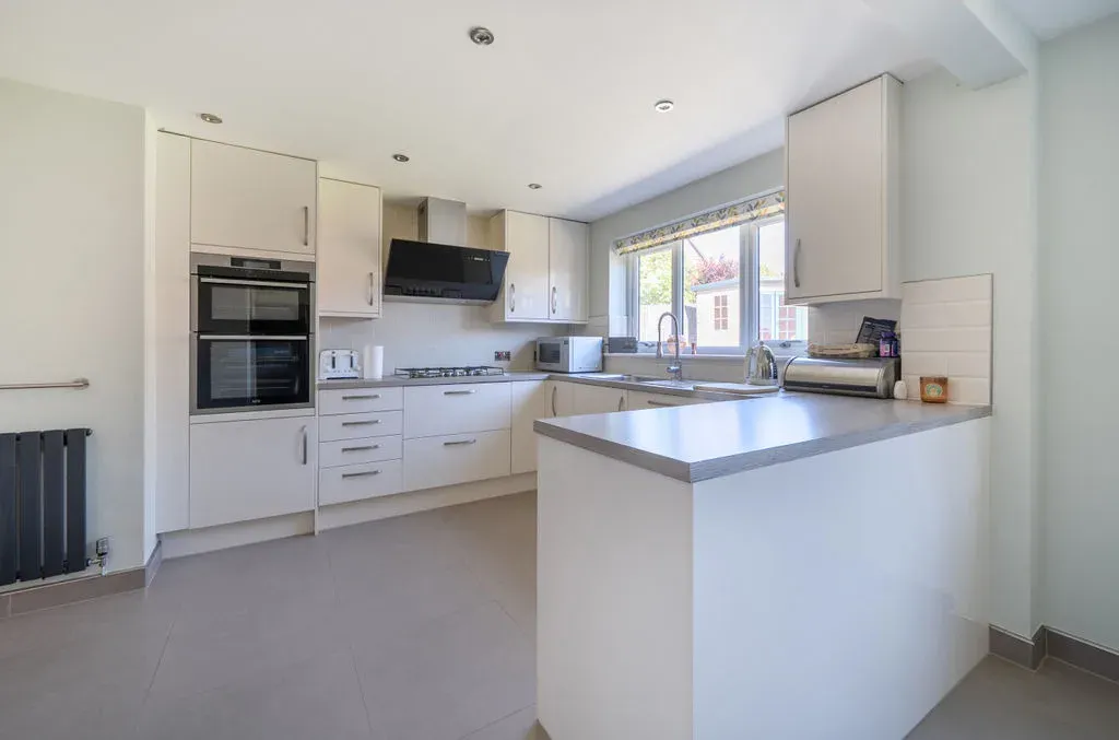 Braford Gardens, Shenley Brook End, Milton Keynes, Buckinghamshire, MK5 7HY, photo 2