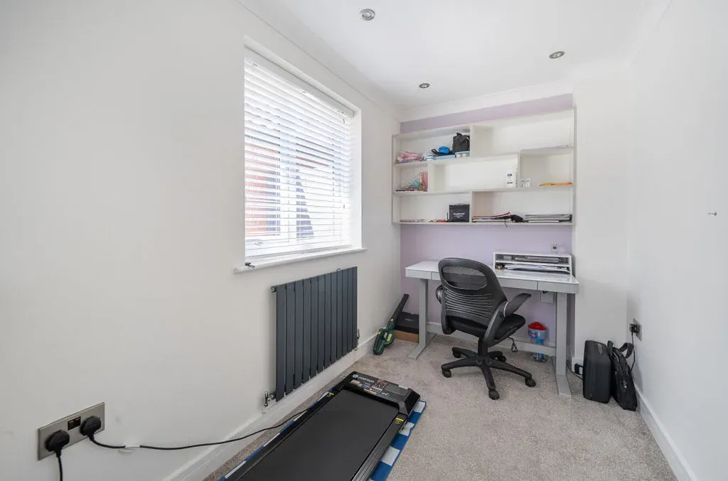 Braford Gardens, Shenley Brook End, Milton Keynes, Buckinghamshire, MK5 7HY, photo 6