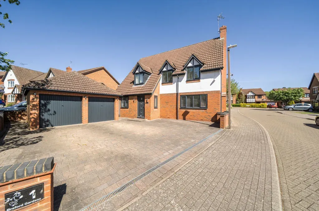 4 bed house for sale — Braford Gardens, Shenley Brook End, Milton Keynes, Buckinghamshire, MK5 7HY