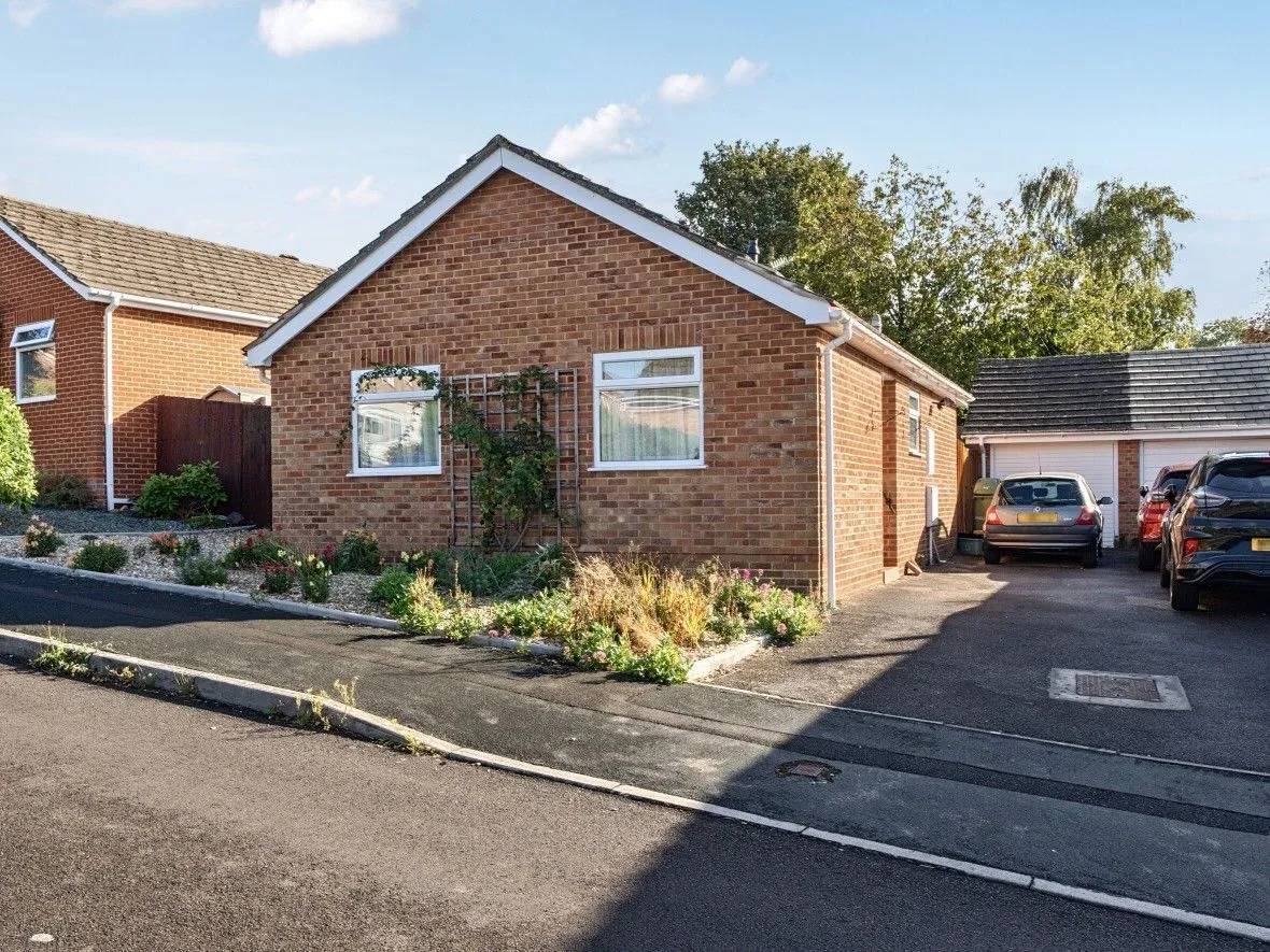 2 bed house for sale, Kennard Close, Glastonbury, BA6
