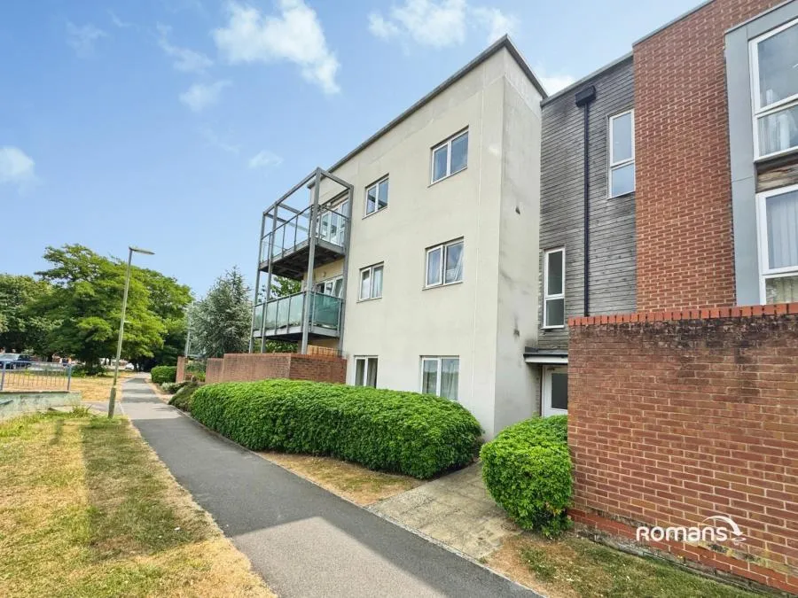 Tenzing Gardens, Basingstoke, RG24, photo 10