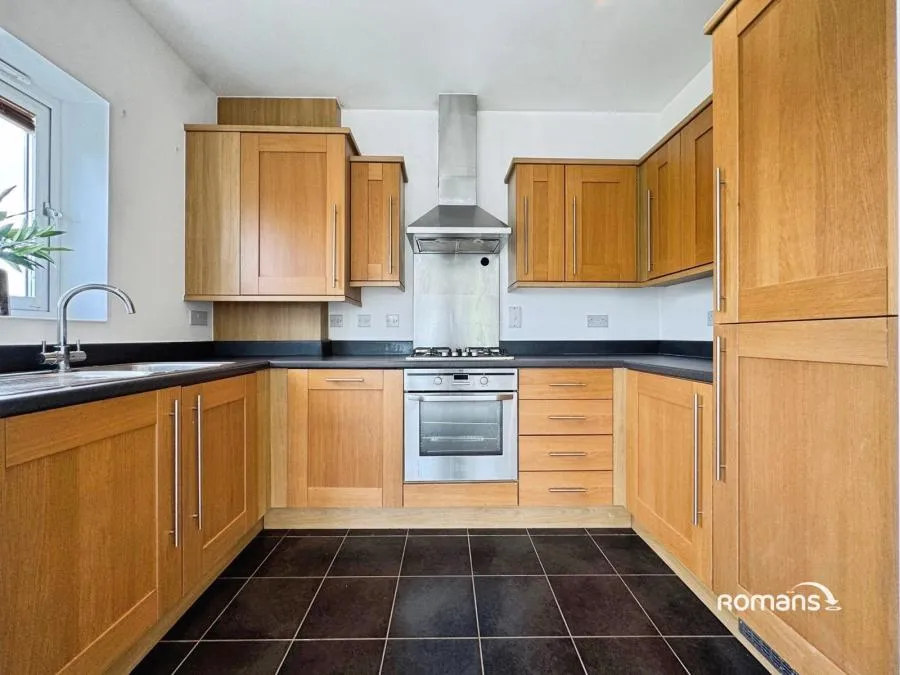 Tenzing Gardens, Basingstoke, RG24, photo 3