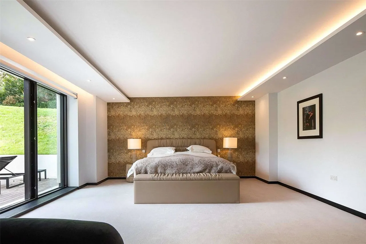 Hitcham Lane, Taplow, Maidenhead, Buckinghamshire, SL6 0HG, photo 9