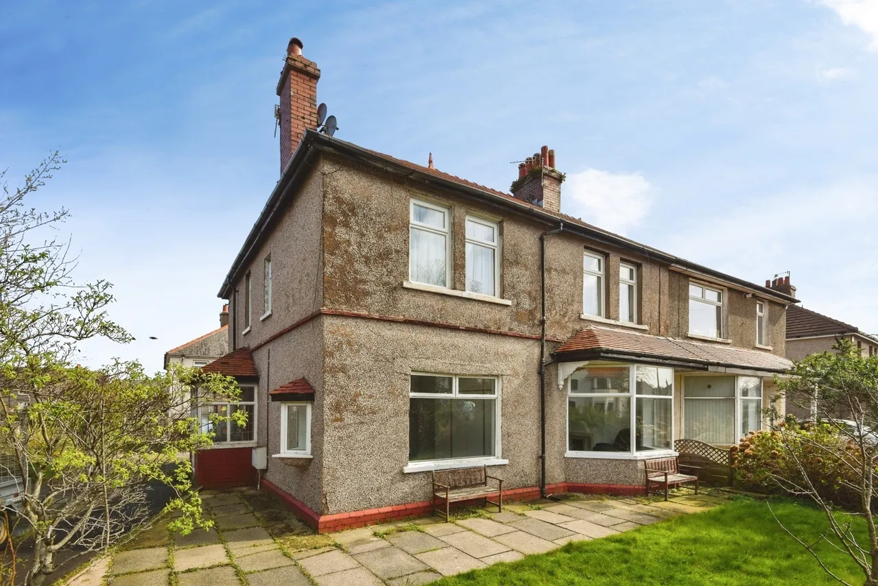 2 bed flat for sale, Bare Lane, Morecambe, LA4