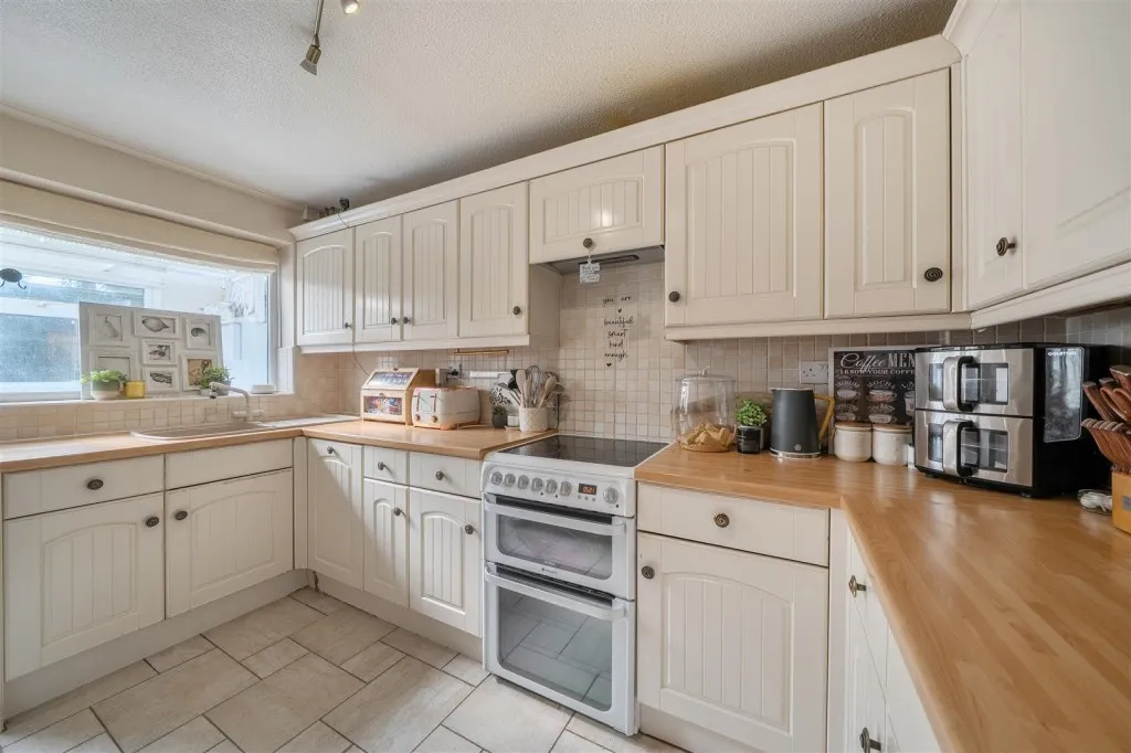 Carlton Road, Caversham, photo 11
