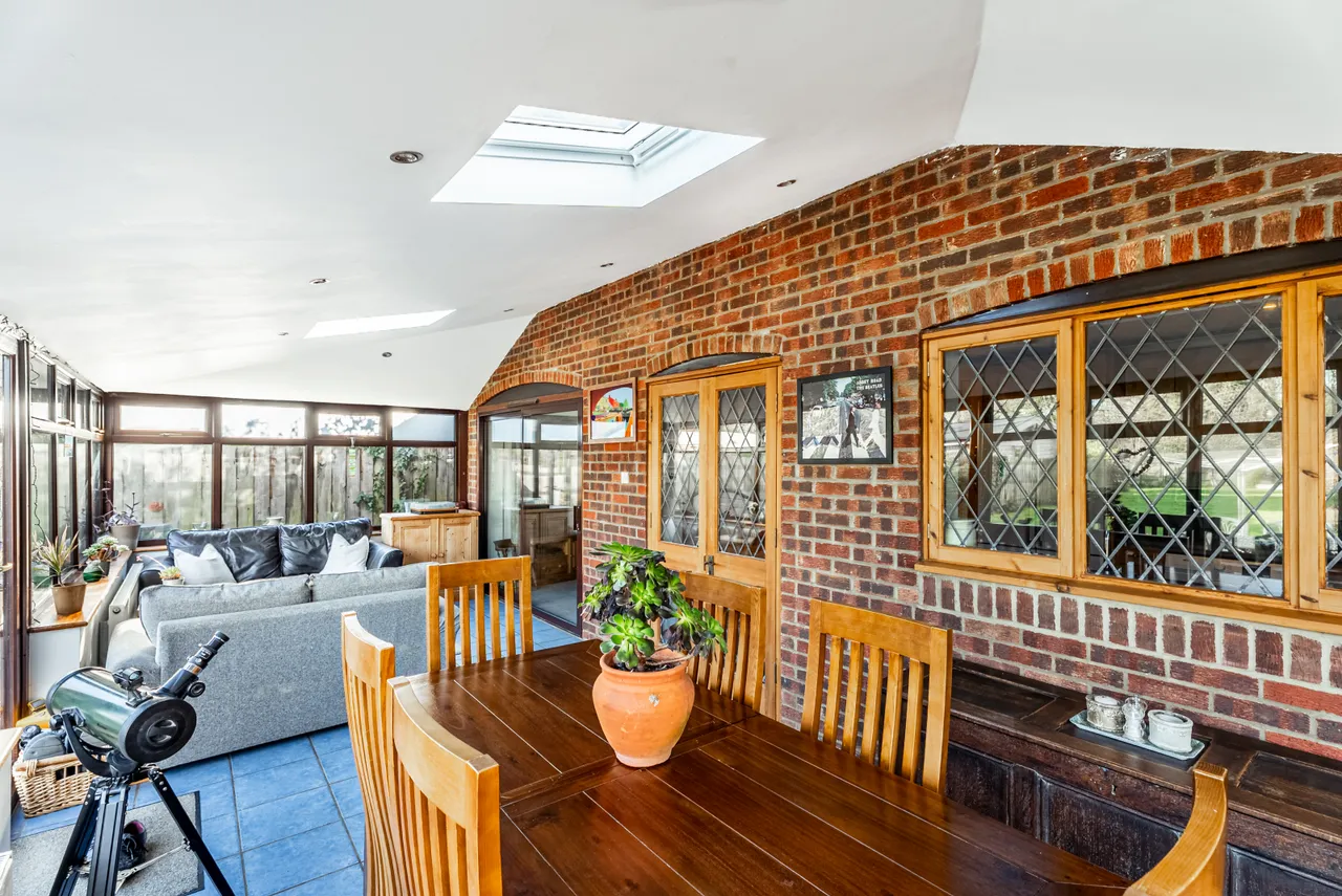 Wendover Road, Weston Turville, photo 10