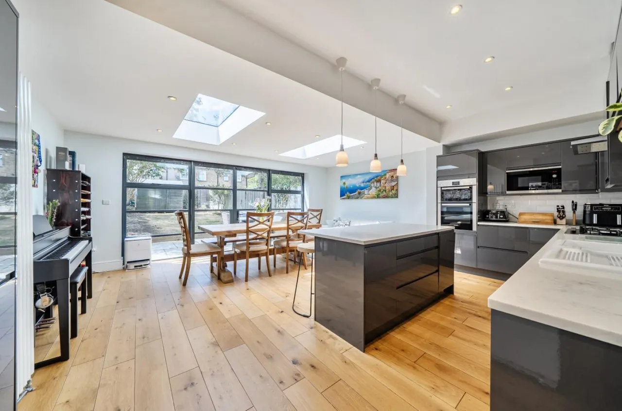 Ardgowan Road, London, SE6, photo 3