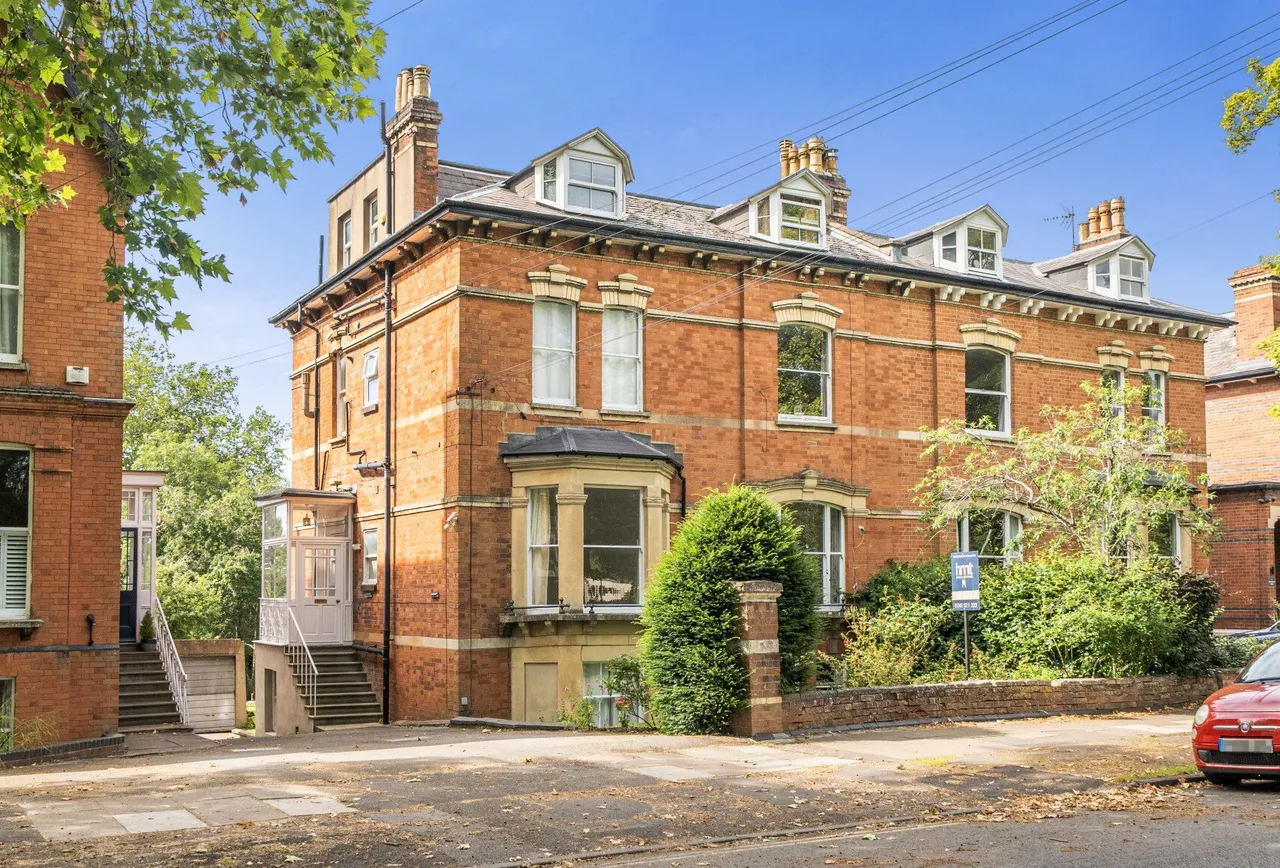 1 bed flat for sale — Christchurch Road, Cheltenham, GL50 2NY