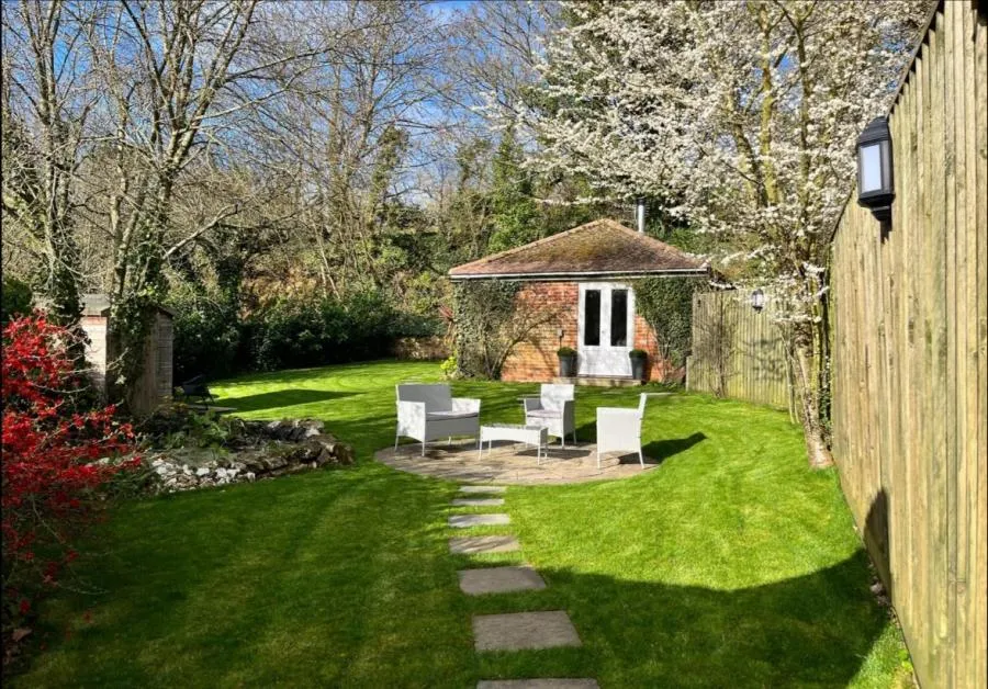 1 bed house to rent, Pebbles, Blackwater, PO30