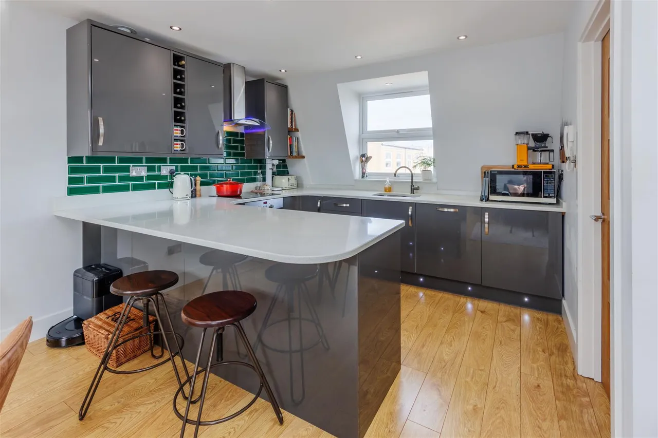 Malden Road, London, NW5, photo 12