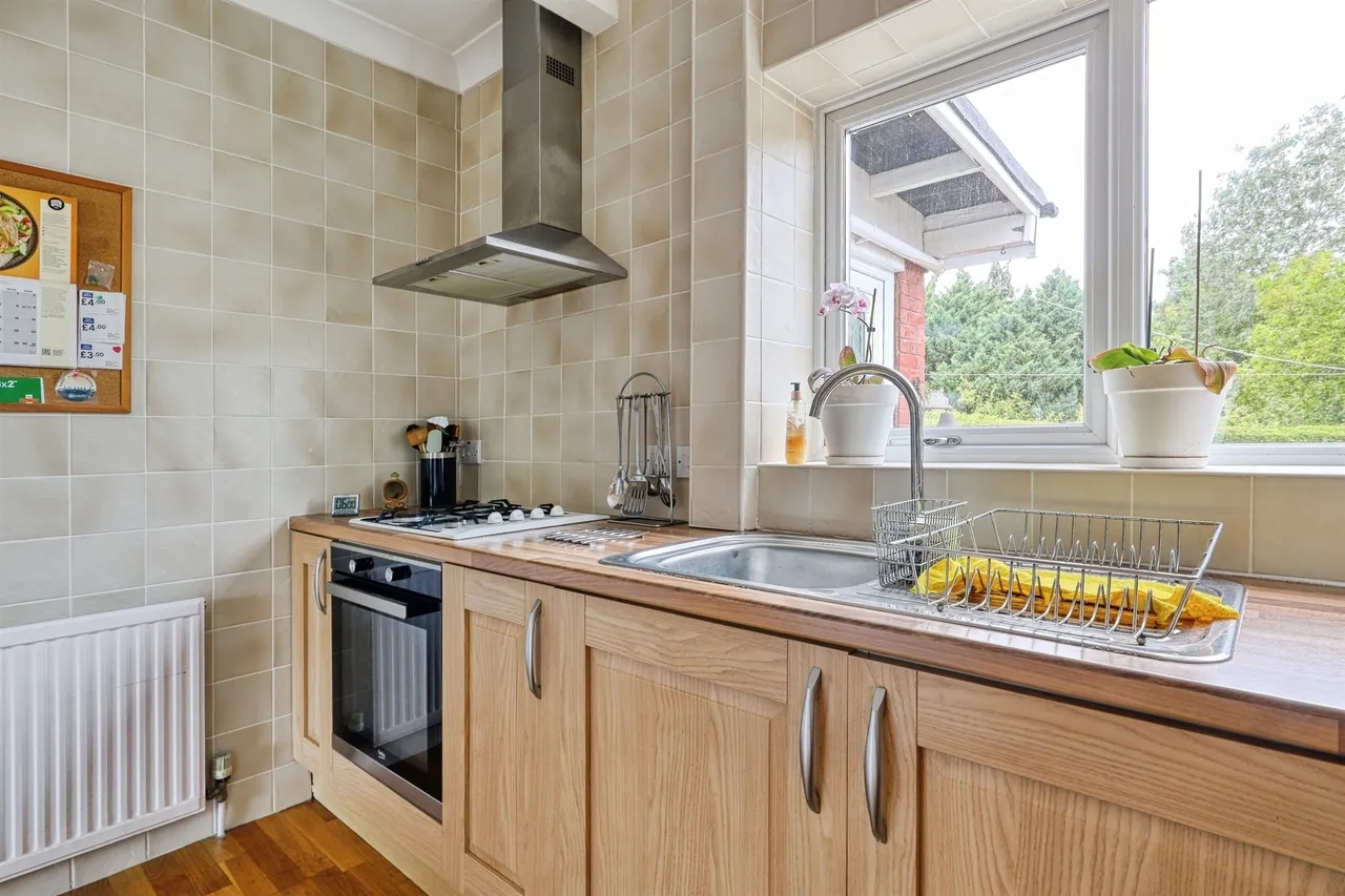 Barwick Road, Leeds, photo 3