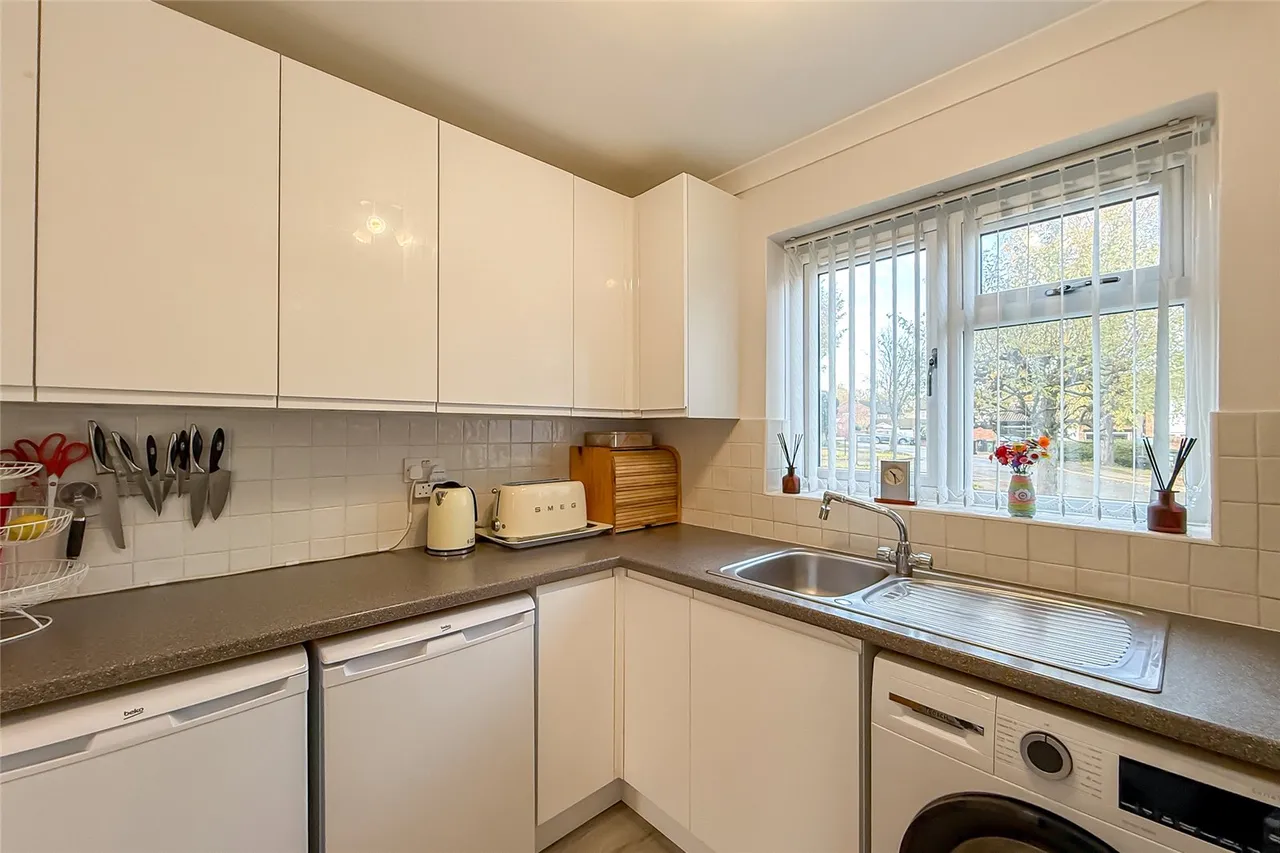 Runcie Close, St. Albans, Hertfordshire, AL4 9AX, photo 13