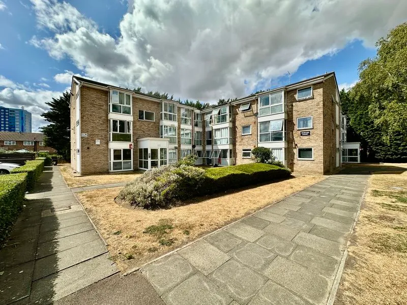 2 bed flat for sale, Vincent Road, Luton, LU4