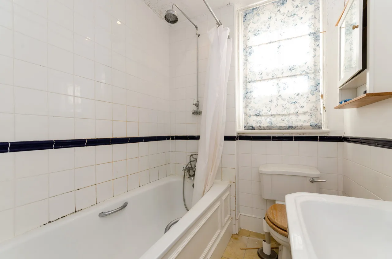20 Milton Mansions, Queens Club Gardens, London, photo 7