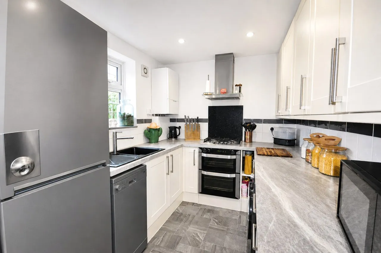 Cherry Tree Road, Milford, GU8, photo 4