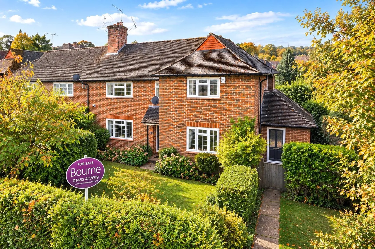 2 bed flat for sale, Cherry Tree Road, Milford, GU8
