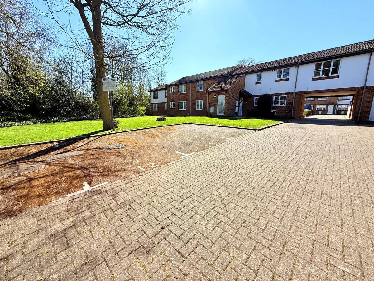 Borehamwood, WD6, photo 13