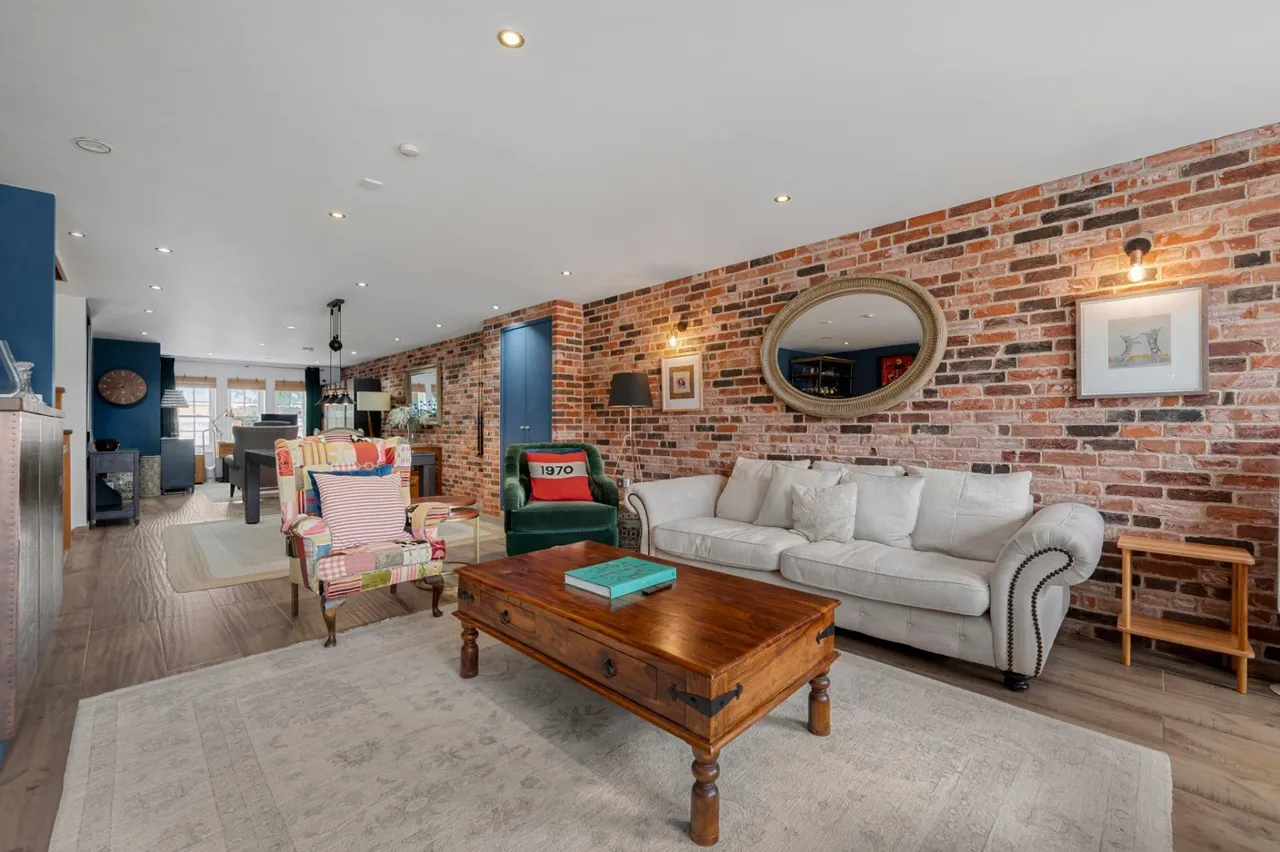 5 bed house to rent, Grove Park Road, London, W4