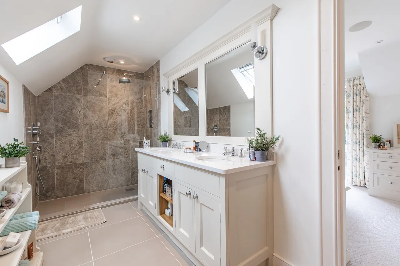 Luxury Coastal Living in the Heart of, photo 5