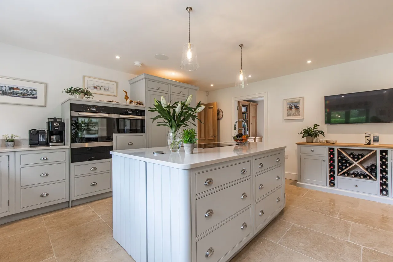 Luxury Coastal Living in the Heart of, photo 7