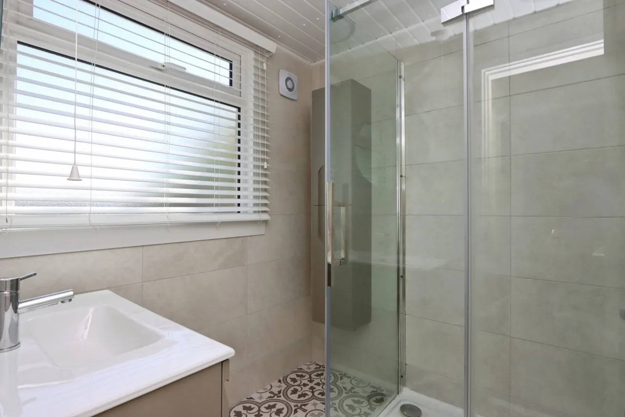 Hollinsend Road, Sheffield, South Yorkshire, S12, photo 5