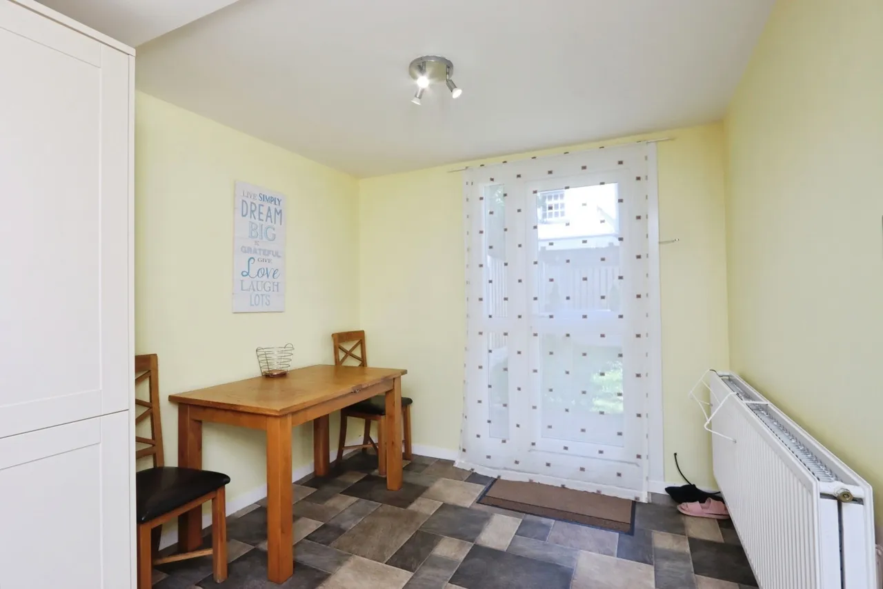 Hollinsend Road, Sheffield, South Yorkshire, S12, photo 11