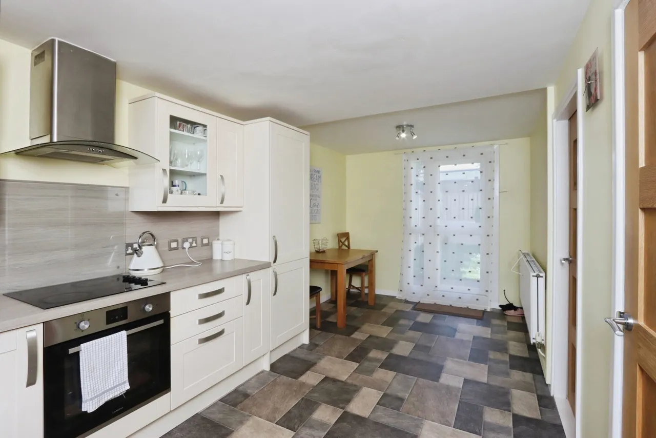 Hollinsend Road, Sheffield, South Yorkshire, S12, photo 12