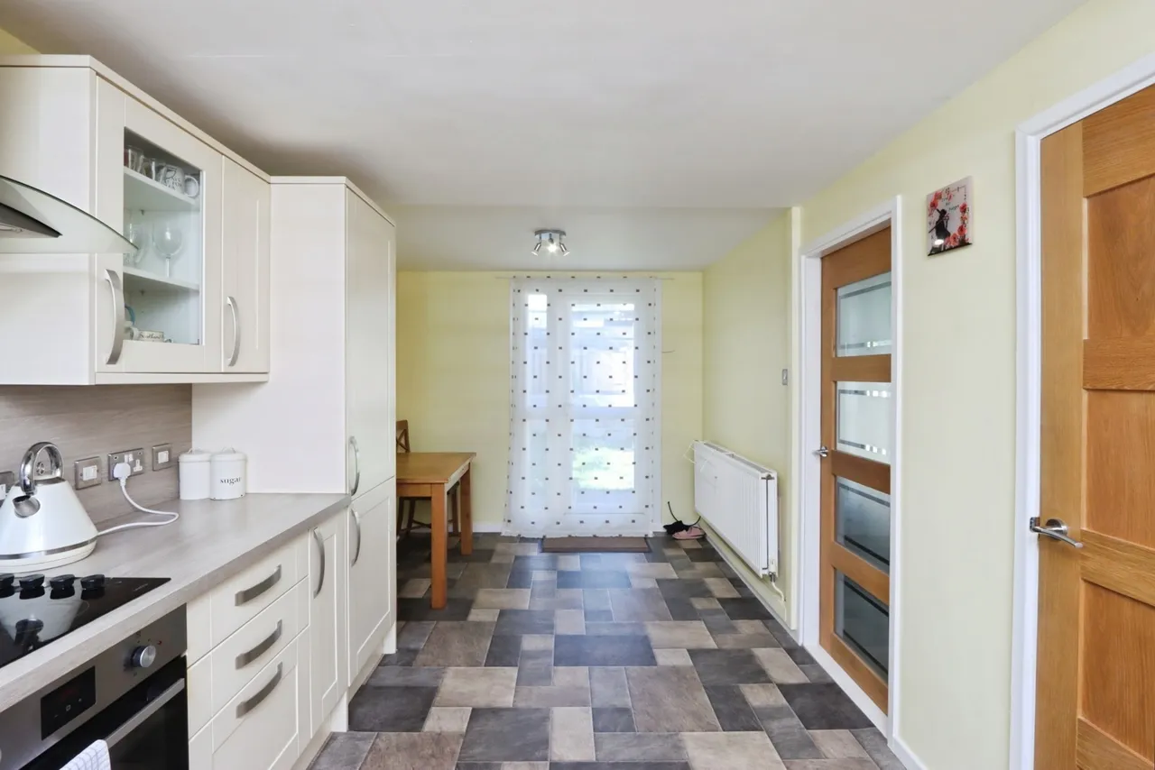 Hollinsend Road, Sheffield, South Yorkshire, S12, photo 10