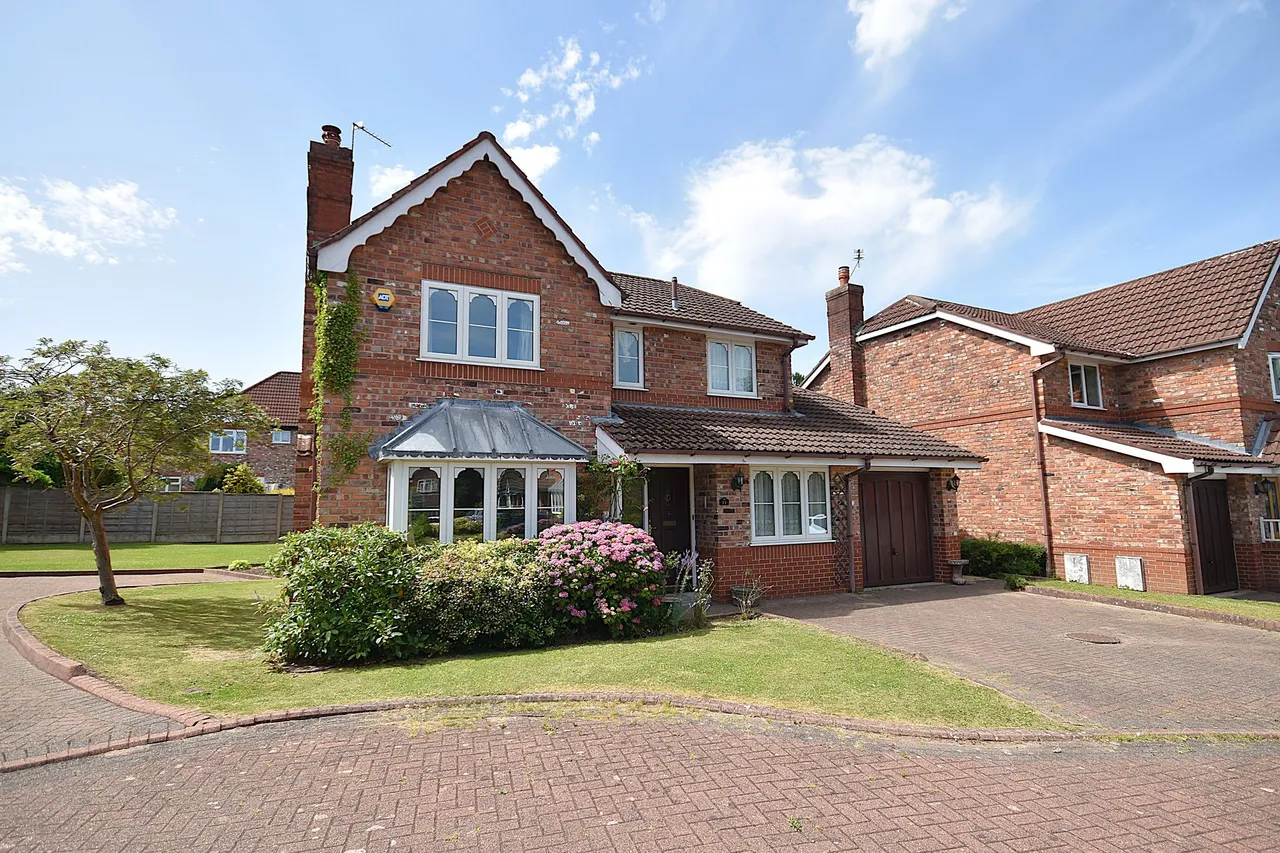 4 bed house for sale, Hamble Way, Macclesfield