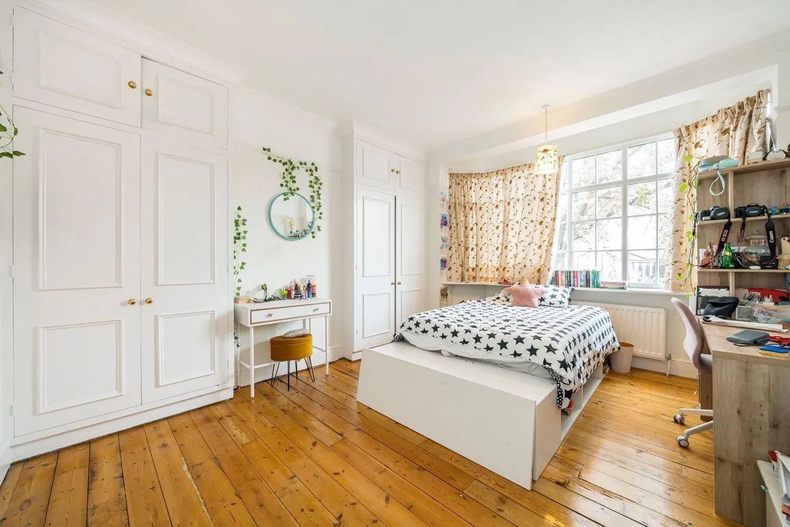 Tennyson Avenue, TW1, photo 8