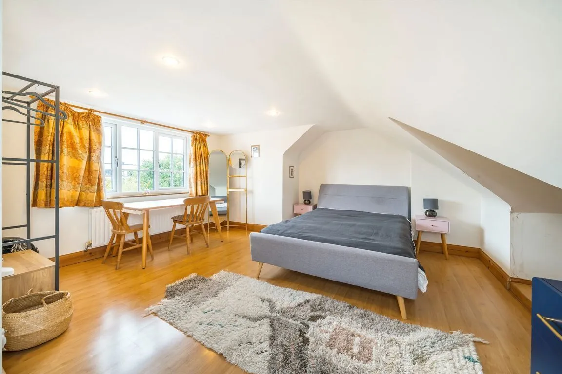 Tennyson Avenue, TW1, photo 9